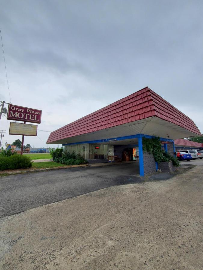 Gray Plaza Motel West Frankfort Exterior photo